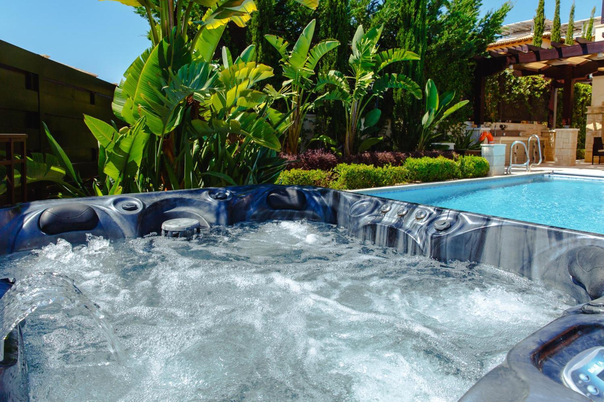 Luxury Aj05 With Private Heated Pool Villa